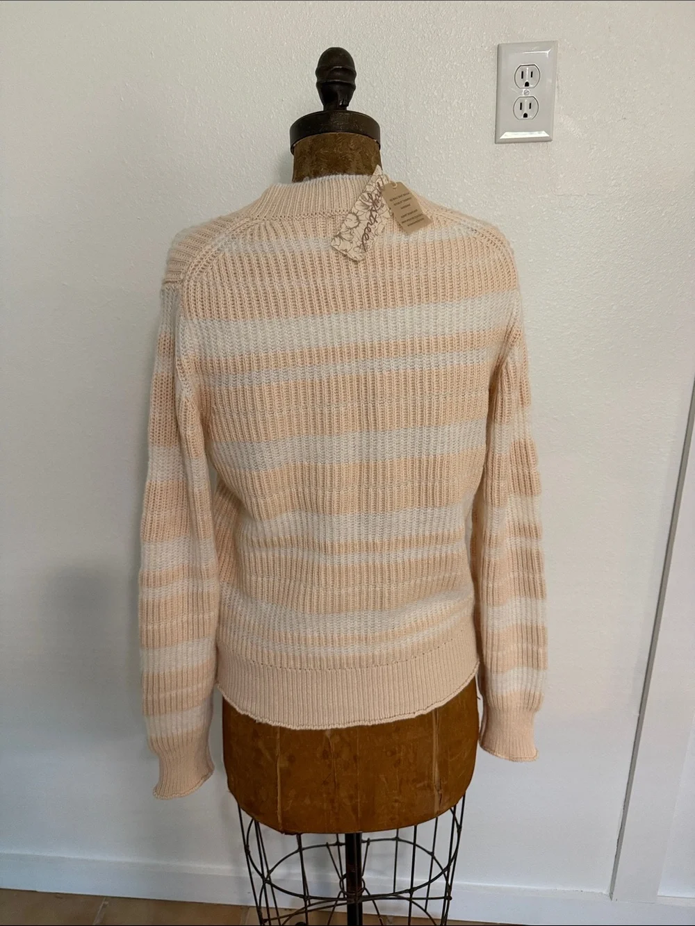 NWT Mystree Soft Peach Stripe V-Neck Cardigan Sweater Size S